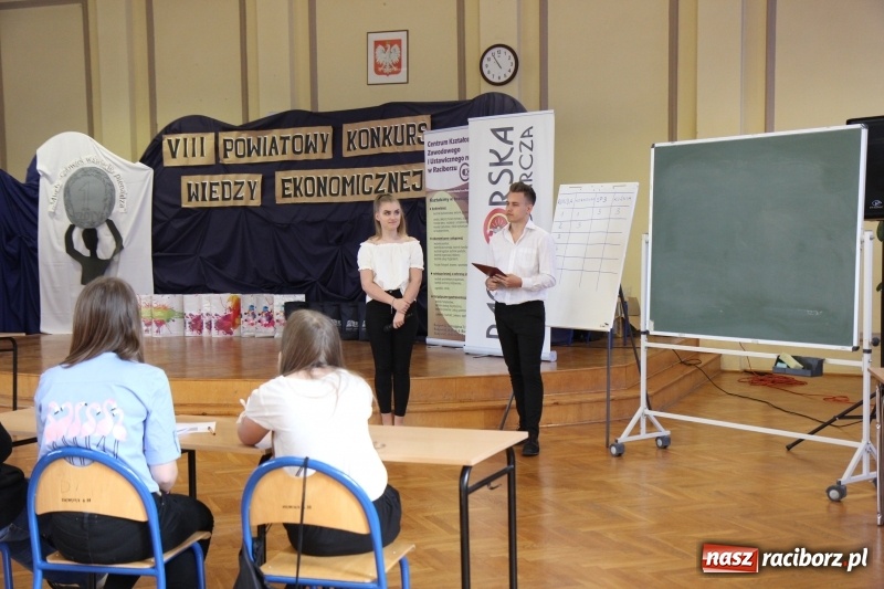 Zdjęcie w galerii na portalu naszraciborz.pl: Młody człowiek w świecie pieniądza. Uczniowie SP 3 najlepsi w konkursie ekonomicznym wiadomości z regionu