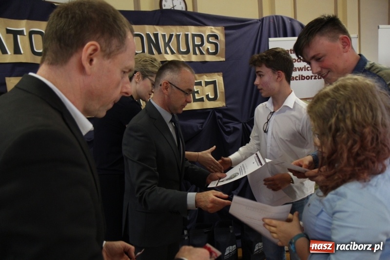 Zdjęcie w galerii na portalu naszraciborz.pl: Młody człowiek w świecie pieniądza. Uczniowie SP 3 najlepsi w konkursie ekonomicznym wiadomości z regionu