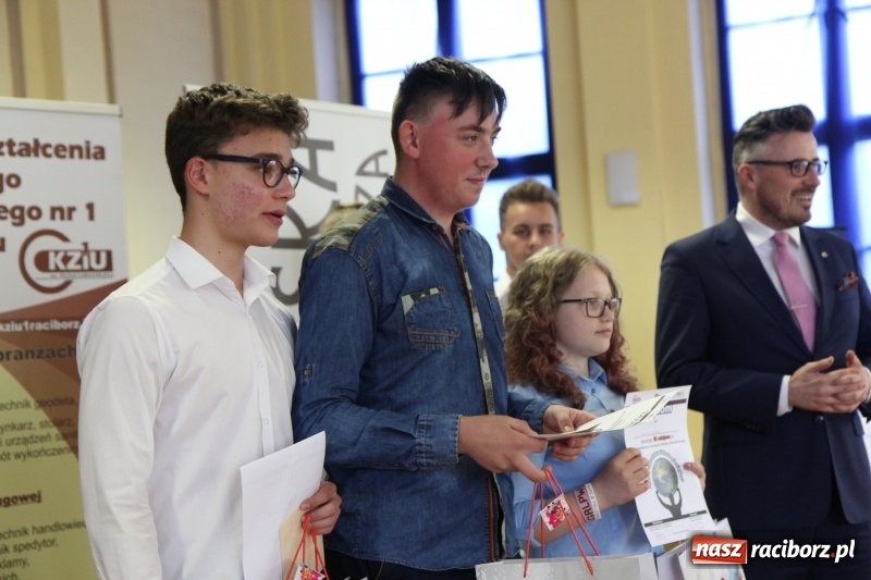 Zdjęcie w galerii na portalu naszraciborz.pl: Młody człowiek w świecie pieniądza. Uczniowie SP 3 najlepsi w konkursie ekonomicznym wiadomości z regionu