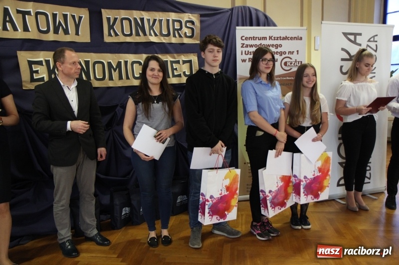 Zdjęcie w galerii na portalu naszraciborz.pl: Młody człowiek w świecie pieniądza. Uczniowie SP 3 najlepsi w konkursie ekonomicznym wiadomości z regionu