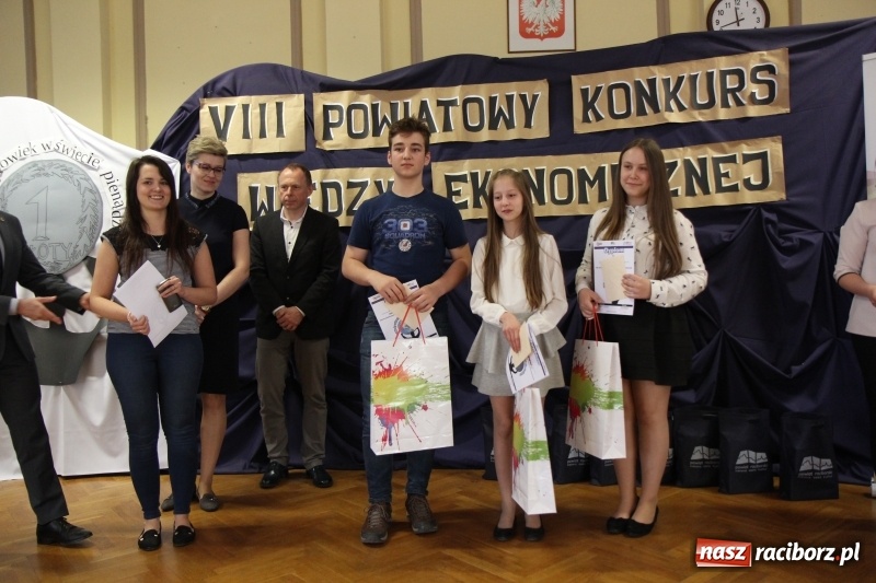 Zdjęcie w galerii na portalu naszraciborz.pl: Młody człowiek w świecie pieniądza. Uczniowie SP 3 najlepsi w konkursie ekonomicznym wiadomości z regionu