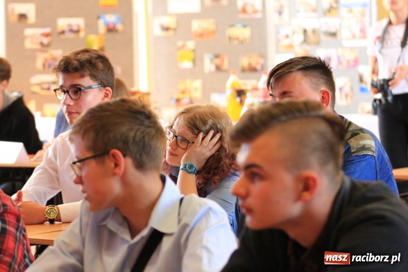 Zdjęcie w galerii na portalu naszraciborz.pl: Młody człowiek w świecie pieniądza. Uczniowie SP 3 najlepsi w konkursie ekonomicznym wiadomości z regionu