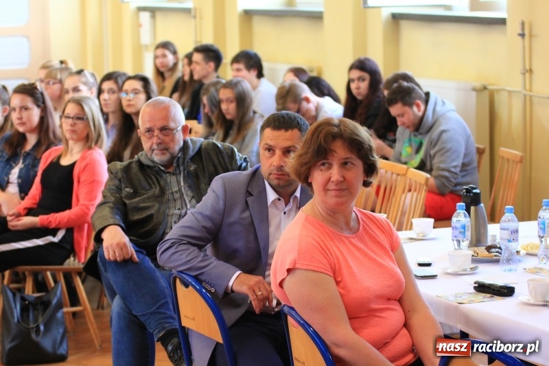 Zdjęcie w galerii na portalu naszraciborz.pl: Młody człowiek w świecie pieniądza. Uczniowie SP 3 najlepsi w konkursie ekonomicznym wiadomości z regionu