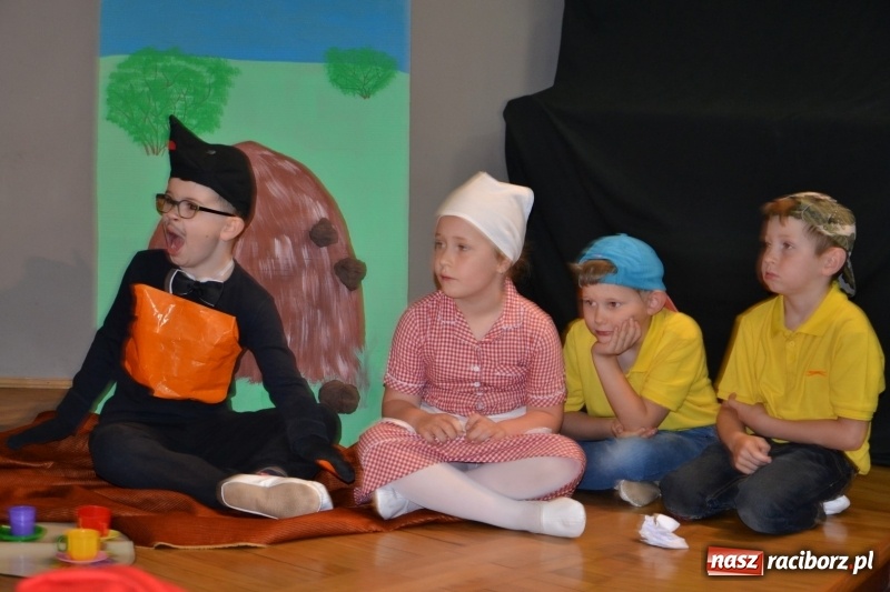 Zdjęcie w galerii na portalu naszraciborz.pl: XXVI Międzynarodowy Przegląd Teatrzyków Przedszkolnych w Tworkowie - dzień drugi  wiadomości z regionu
