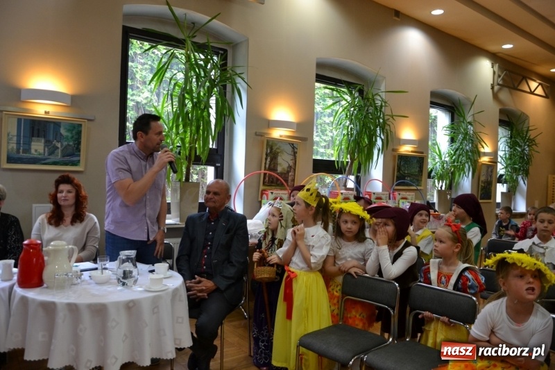 Zdjęcie w galerii na portalu naszraciborz.pl: XXVI Międzynarodowy Przegląd Teatrzyków Przedszkolnych w Tworkowie - dzień drugi  wiadomości z regionu