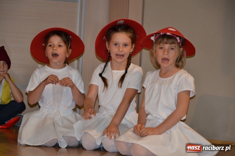 Zdjęcie w galerii na portalu naszraciborz.pl: XXVI Międzynarodowy Przegląd Teatrzyków Przedszkolnych w Tworkowie - dzień drugi  wiadomości z regionu