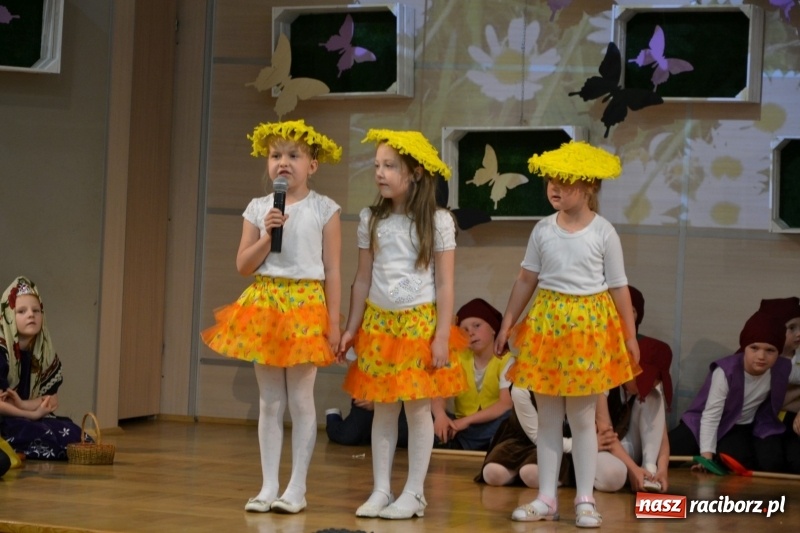 Zdjęcie w galerii na portalu naszraciborz.pl: XXVI Międzynarodowy Przegląd Teatrzyków Przedszkolnych w Tworkowie - dzień drugi  wiadomości z regionu