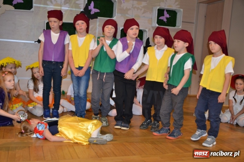 Zdjęcie w galerii na portalu naszraciborz.pl: XXVI Międzynarodowy Przegląd Teatrzyków Przedszkolnych w Tworkowie - dzień drugi  wiadomości z regionu