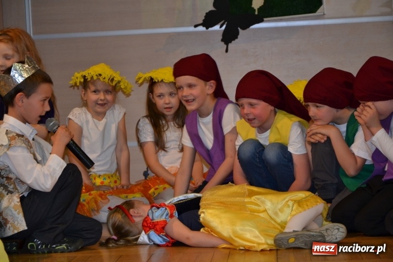 Zdjęcie w galerii na portalu naszraciborz.pl: XXVI Międzynarodowy Przegląd Teatrzyków Przedszkolnych w Tworkowie - dzień drugi  wiadomości z regionu
