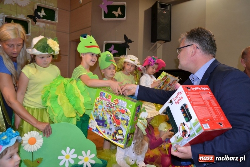 Zdjęcie w galerii na portalu naszraciborz.pl: XXVI Międzynarodowy Przegląd Teatrzyków Przedszkolnych w Tworkowie - dzień drugi  wiadomości z regionu