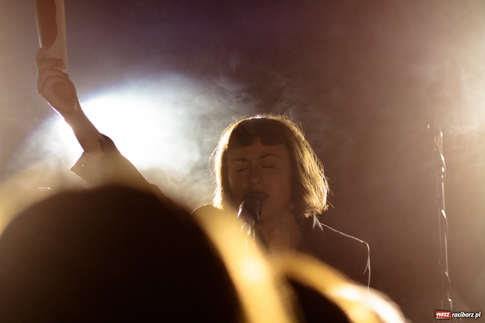 Zdjęcie w galerii na portalu naszraciborz.pl: Natalia Przybysz wystąpiła na Końcu Świata wiadomości z regionu