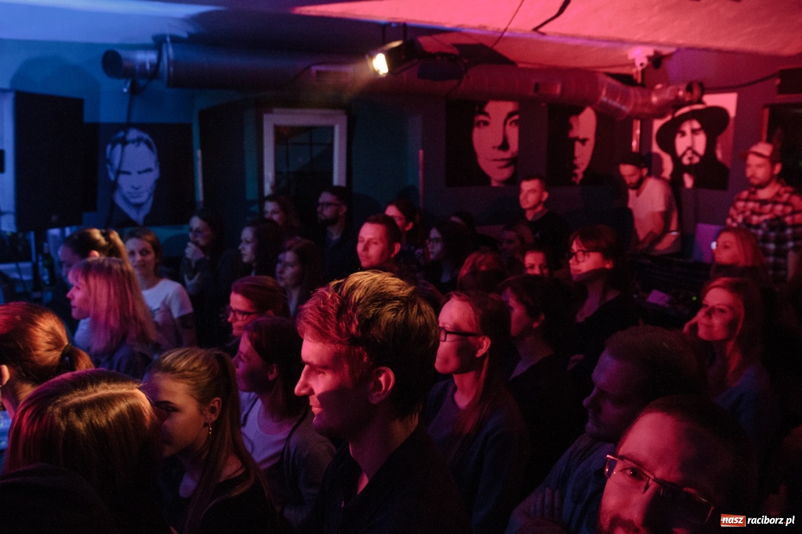 Zdjęcie w galerii na portalu naszraciborz.pl: Natalia Przybysz wystąpiła na Końcu Świata wiadomości z regionu