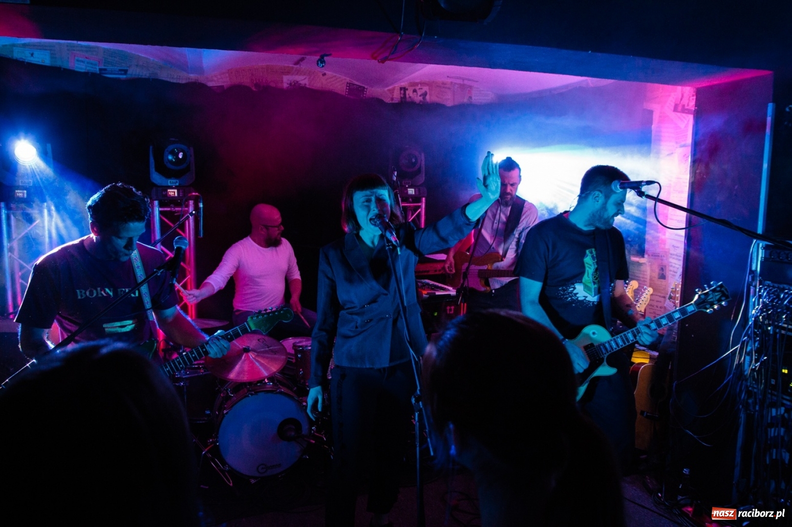 Zdjęcie w galerii na portalu naszraciborz.pl: Natalia Przybysz wystąpiła na Końcu Świata wiadomości z regionu