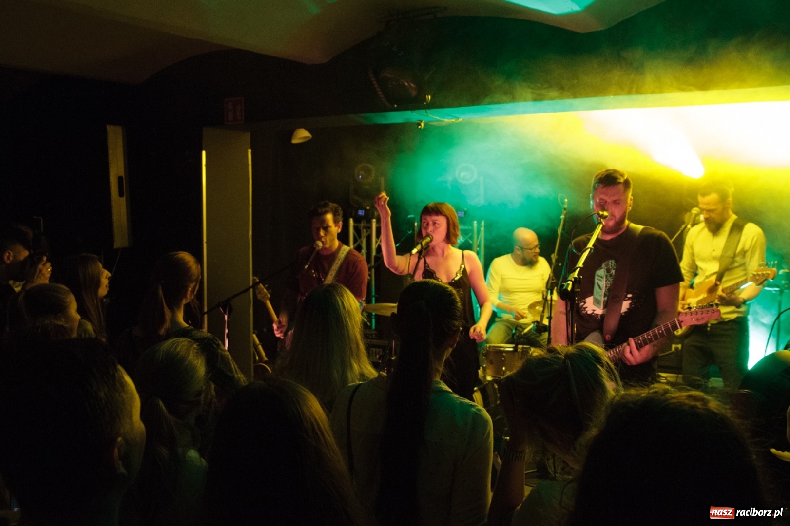 Zdjęcie w galerii na portalu naszraciborz.pl: Natalia Przybysz wystąpiła na Końcu Świata wiadomości z regionu