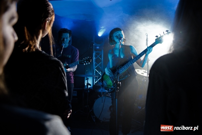 Zdjęcie w galerii na portalu naszraciborz.pl: Natalia Przybysz wystąpiła na Końcu Świata wiadomości z regionu