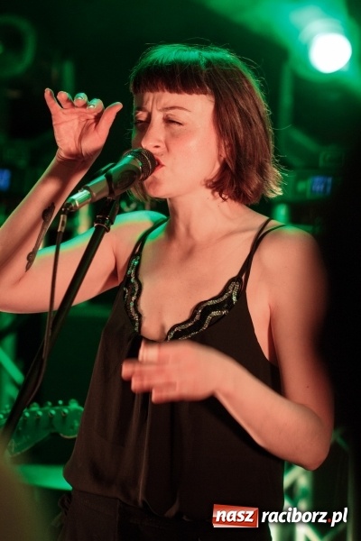 Zdjęcie w galerii na portalu naszraciborz.pl: Natalia Przybysz wystąpiła na Końcu Świata wiadomości z regionu