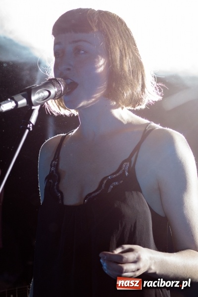 Zdjęcie w galerii na portalu naszraciborz.pl: Natalia Przybysz wystąpiła na Końcu Świata wiadomości z regionu