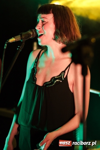 Zdjęcie w galerii na portalu naszraciborz.pl: Natalia Przybysz wystąpiła na Końcu Świata wiadomości z regionu