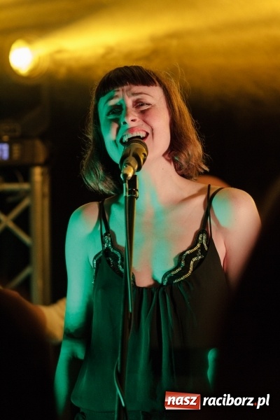 Zdjęcie w galerii na portalu naszraciborz.pl: Natalia Przybysz wystąpiła na Końcu Świata wiadomości z regionu