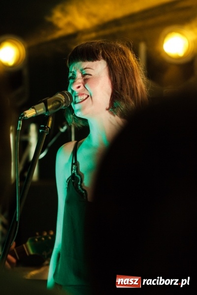 Zdjęcie w galerii na portalu naszraciborz.pl: Natalia Przybysz wystąpiła na Końcu Świata wiadomości z regionu