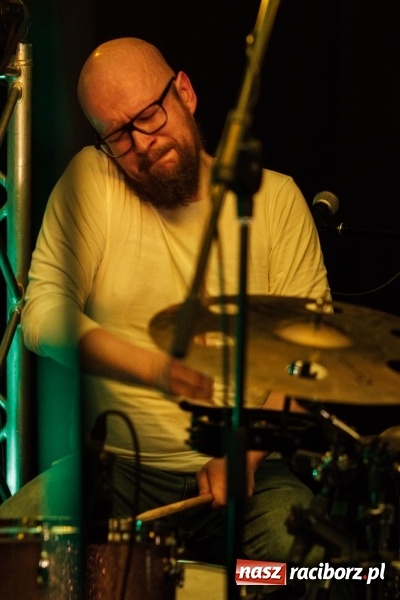 Zdjęcie w galerii na portalu naszraciborz.pl: Natalia Przybysz wystąpiła na Końcu Świata wiadomości z regionu