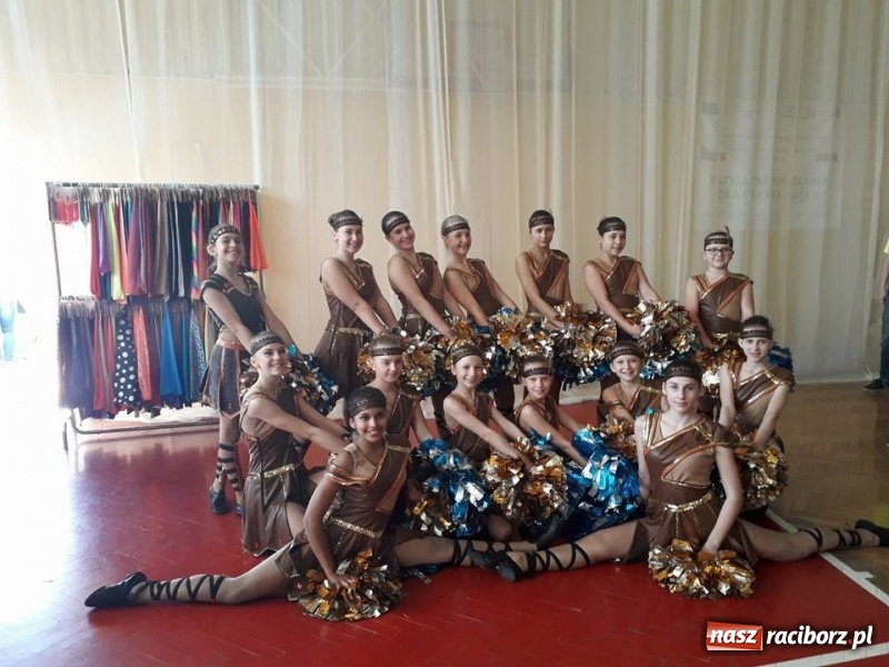 Zdjęcie w galerii na portalu naszraciborz.pl: Roztańczona wiosna stowarzyszenia Źródło  wiadomości z regionu