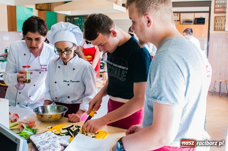 Zdjęcie w galerii na portalu naszraciborz.pl: Kuchnia sycylijska zagościła w Gastronomiku wiadomości z regionu