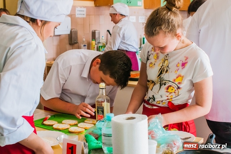 Zdjęcie w galerii na portalu naszraciborz.pl: Kuchnia sycylijska zagościła w Gastronomiku wiadomości z regionu