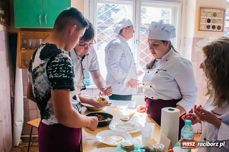 Zdjęcie w galerii na portalu naszraciborz.pl: Kuchnia sycylijska zagościła w Gastronomiku wiadomości z regionu