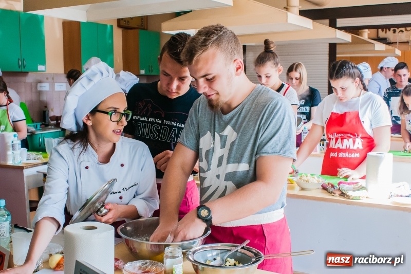 Zdjęcie w galerii na portalu naszraciborz.pl: Kuchnia sycylijska zagościła w Gastronomiku wiadomości z regionu