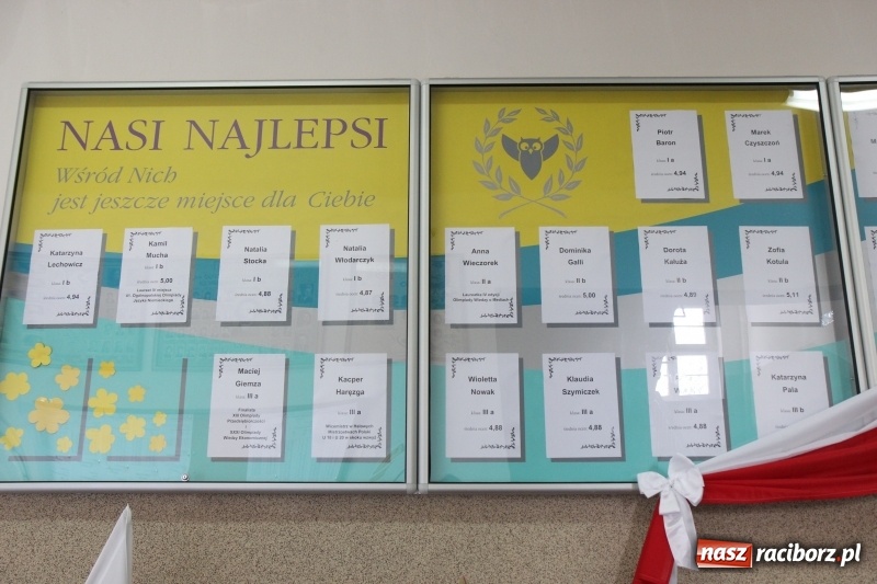 Zdjęcie w galerii na portalu naszraciborz.pl: Maturzyści z II LO pożegnali swoją szkołę wiadomości z regionu