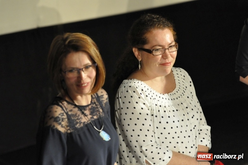 Zdjęcie w galerii na portalu naszraciborz.pl: Wyjątkowa okazja, żeby przez chwilę pamiętać... - Notatka Szymborskiej żegnała absolwentów CKZiU nr 1  wiadomości z regionu