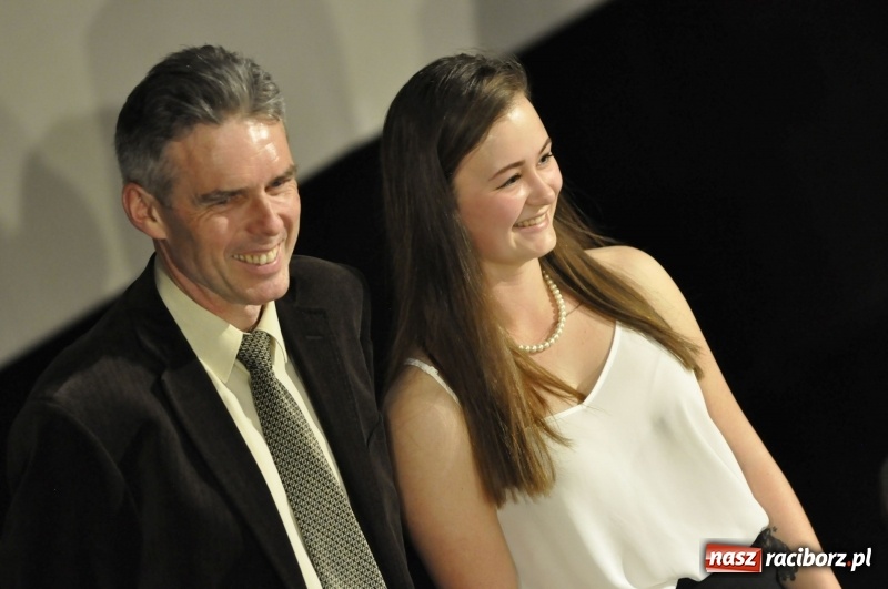 Zdjęcie w galerii na portalu naszraciborz.pl: Wyjątkowa okazja, żeby przez chwilę pamiętać... - Notatka Szymborskiej żegnała absolwentów CKZiU nr 1  wiadomości z regionu