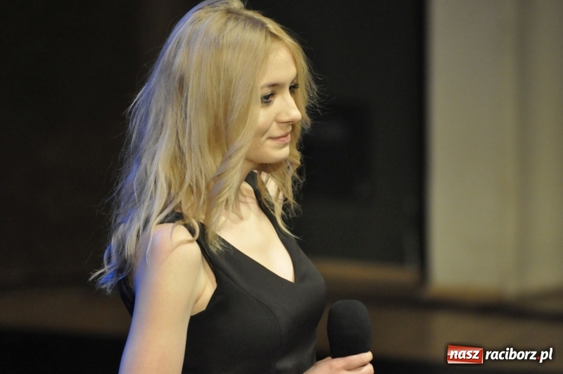 Zdjęcie w galerii na portalu naszraciborz.pl: Wyjątkowa okazja, żeby przez chwilę pamiętać... - Notatka Szymborskiej żegnała absolwentów CKZiU nr 1  wiadomości z regionu