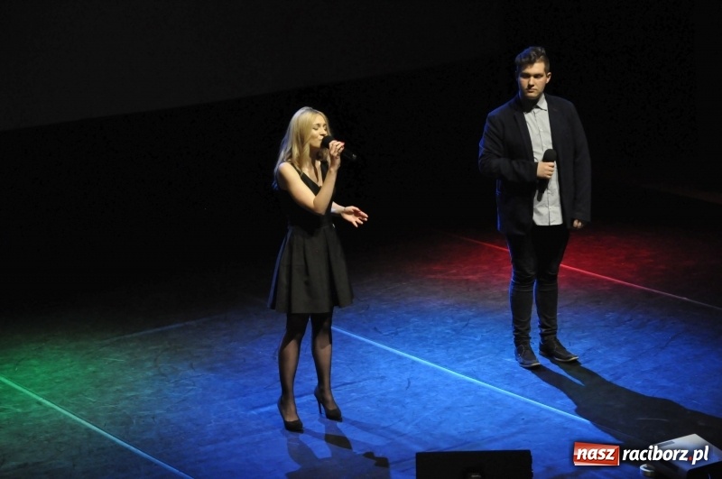 Zdjęcie w galerii na portalu naszraciborz.pl: Wyjątkowa okazja, żeby przez chwilę pamiętać... - Notatka Szymborskiej żegnała absolwentów CKZiU nr 1  wiadomości z regionu