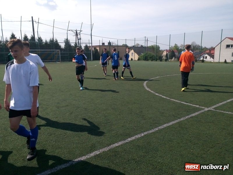 Zdjęcie w galerii na portalu naszraciborz.pl: Jedenastka z Grzegorzowic najlepsza w powiecie wiadomości z regionu