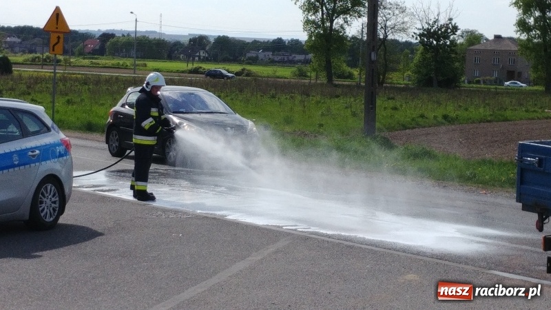 Zdjęcie w galerii na portalu naszraciborz.pl: Zderzenie astry i mercedesa w Markowicach FOTO wiadomości z regionu