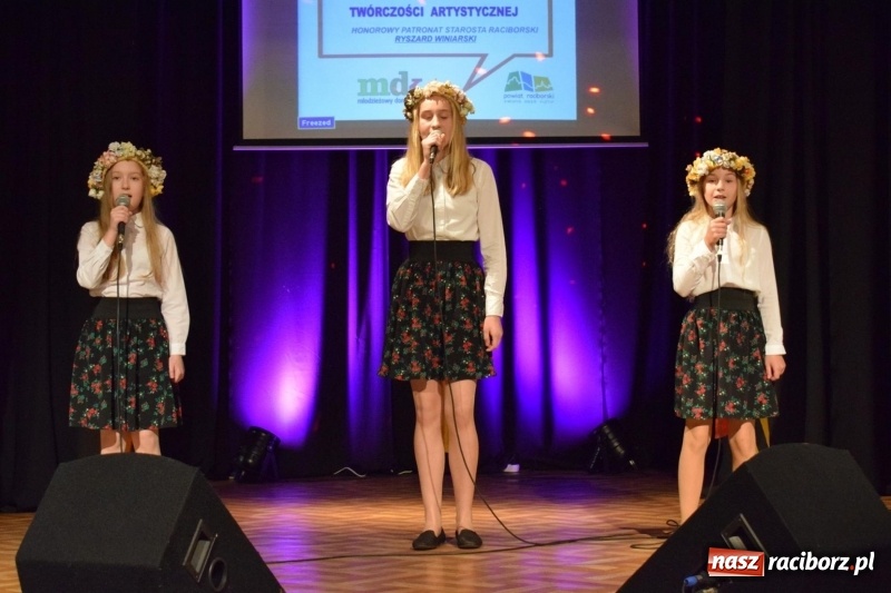 Zdjęcie w galerii na portalu naszraciborz.pl: Znamy laureatów Konkursu Piosenki w ramach XI PFTA  wiadomości z regionu