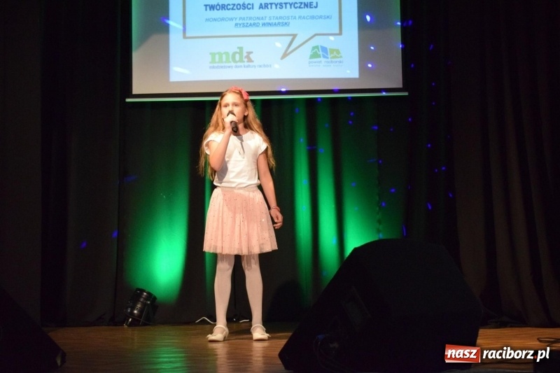 Zdjęcie w galerii na portalu naszraciborz.pl: Znamy laureatów Konkursu Piosenki w ramach XI PFTA  wiadomości z regionu
