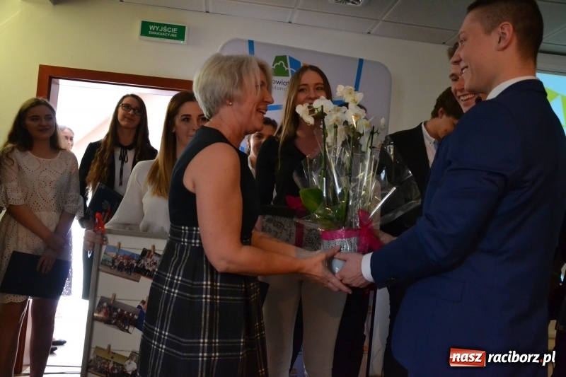 Zdjęcie w galerii na portalu naszraciborz.pl: Kasprowicz żegnał maturzystów na zamku wiadomości z regionu