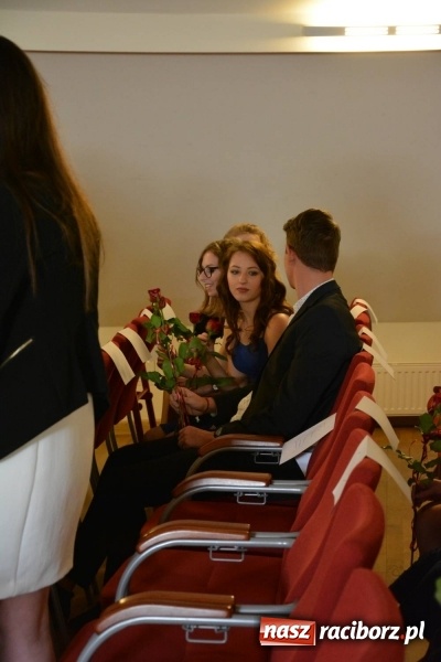 Zdjęcie w galerii na portalu naszraciborz.pl: Kasprowicz żegnał maturzystów na zamku wiadomości z regionu