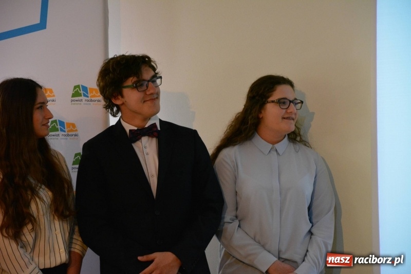 Zdjęcie w galerii na portalu naszraciborz.pl: Kasprowicz żegnał maturzystów na zamku wiadomości z regionu