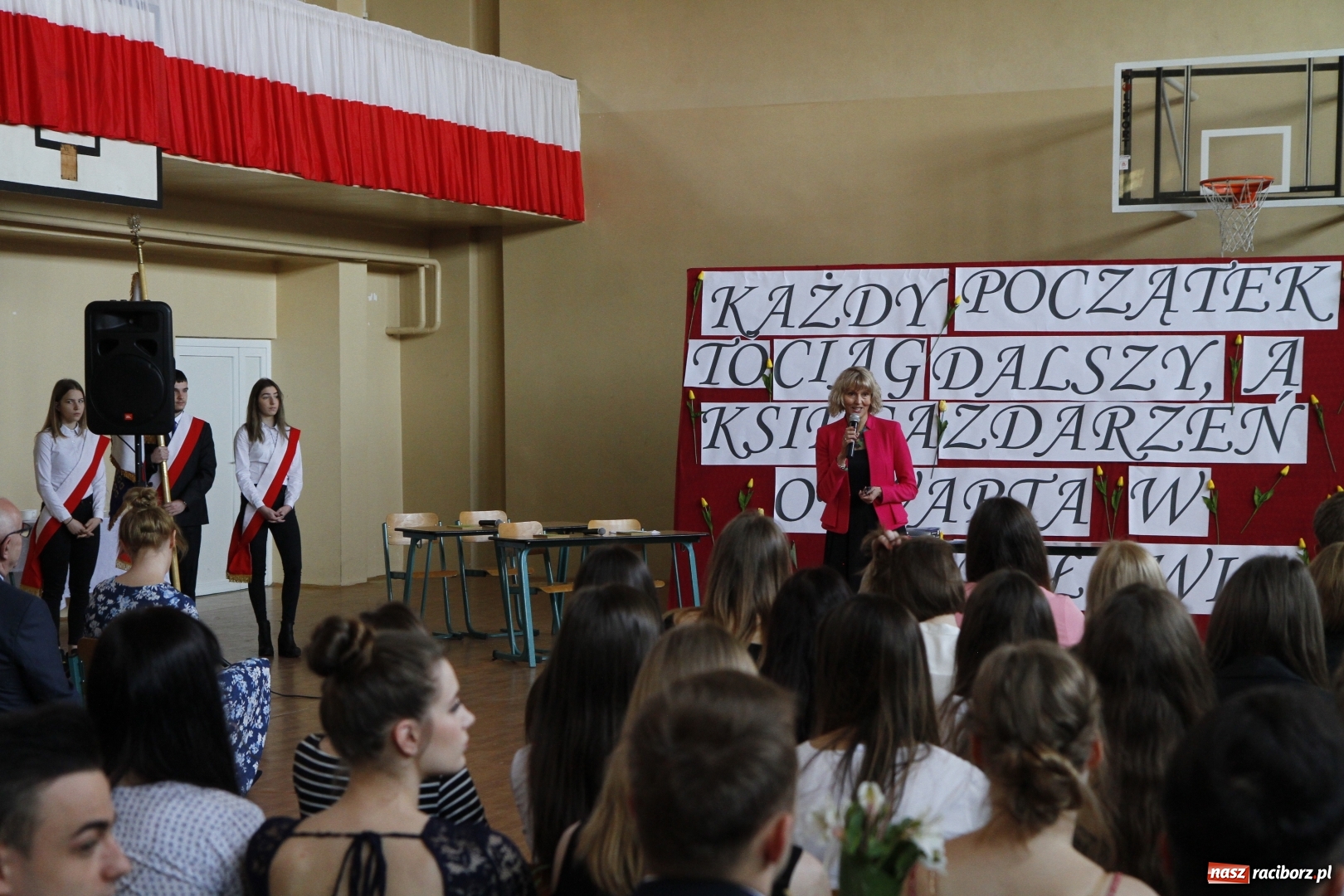 Zdjęcie w galerii na portalu naszraciborz.pl: Sportowcy i mundurowi gotowi do matury. Pożegnanie absolwentów ZSOMS  wiadomości z regionu