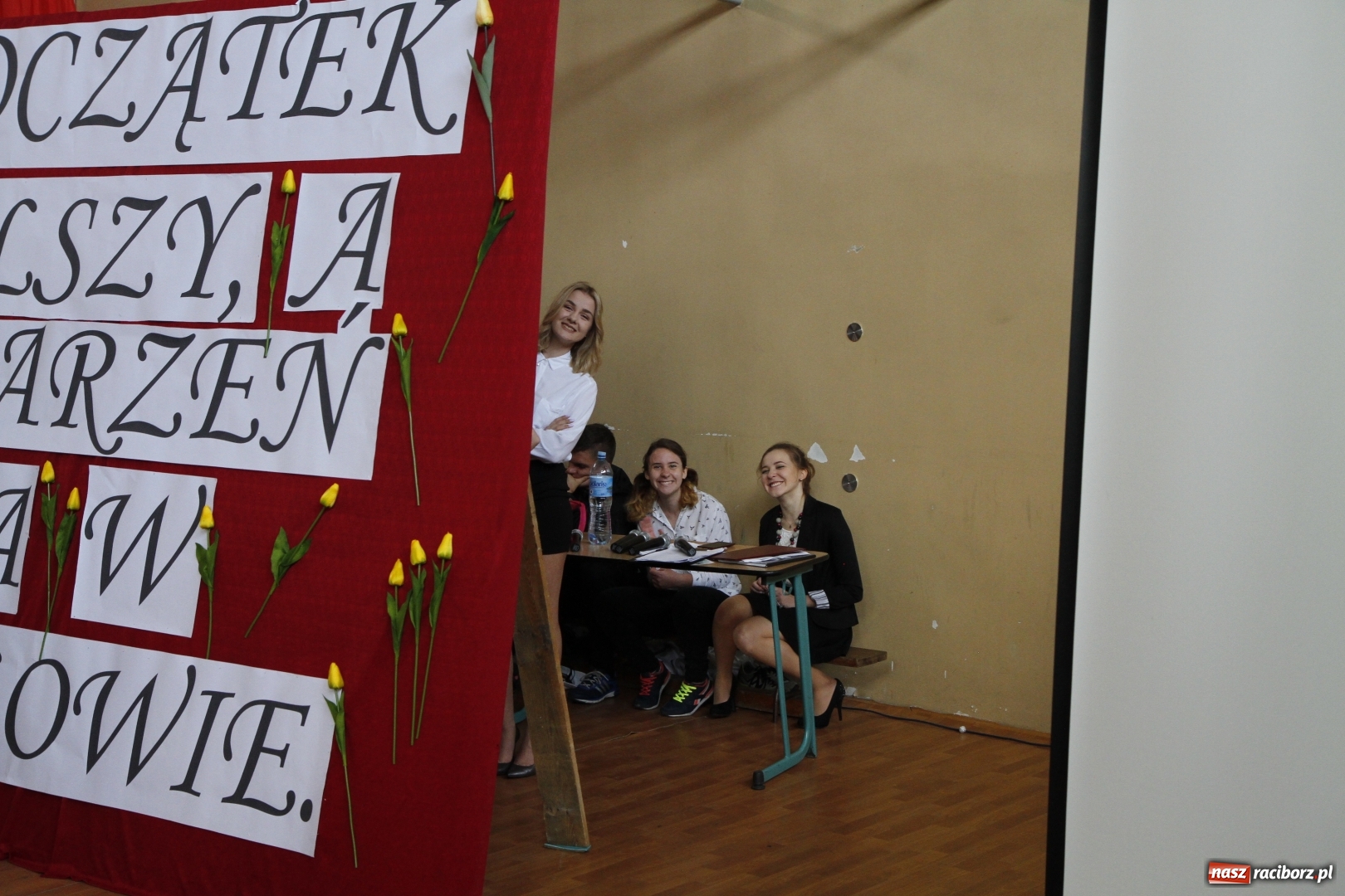 Zdjęcie w galerii na portalu naszraciborz.pl: Sportowcy i mundurowi gotowi do matury. Pożegnanie absolwentów ZSOMS  wiadomości z regionu