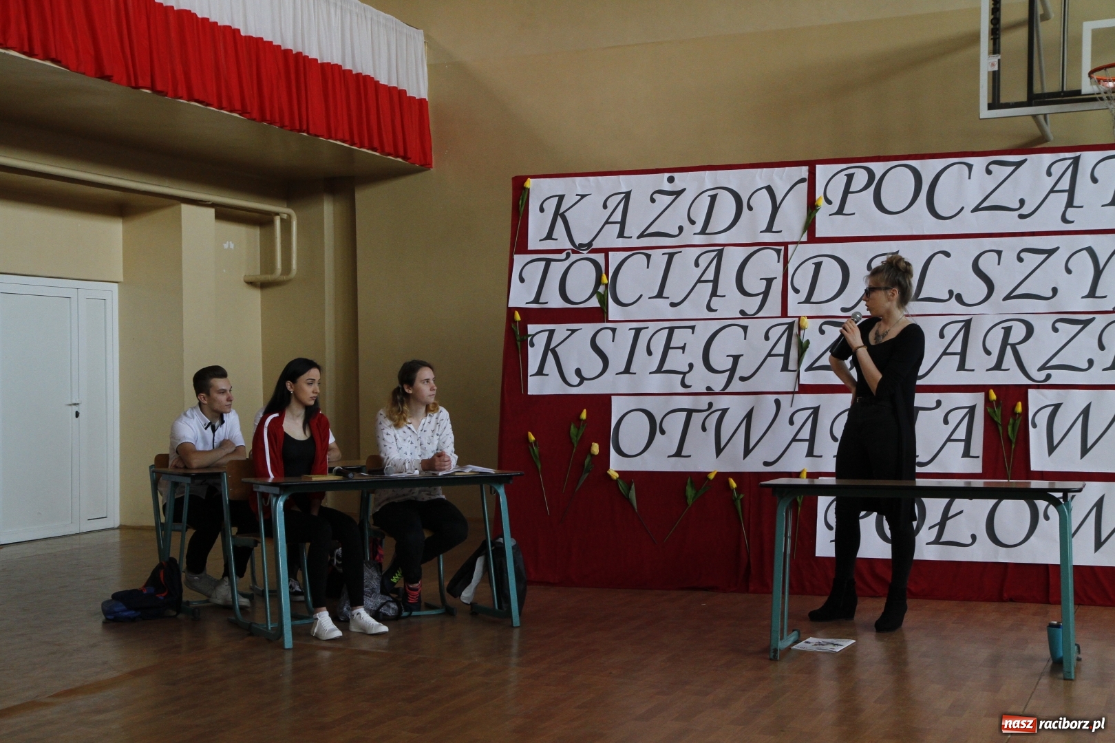 Zdjęcie w galerii na portalu naszraciborz.pl: Sportowcy i mundurowi gotowi do matury. Pożegnanie absolwentów ZSOMS  wiadomości z regionu