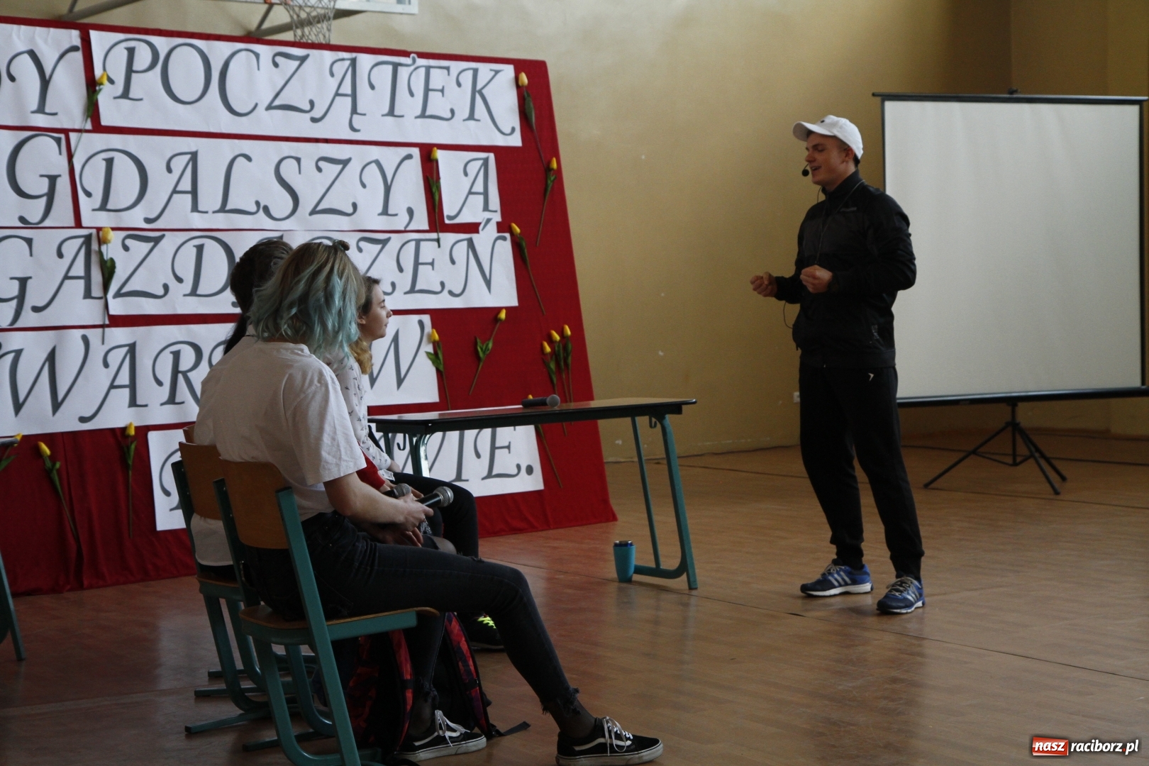 Zdjęcie w galerii na portalu naszraciborz.pl: Sportowcy i mundurowi gotowi do matury. Pożegnanie absolwentów ZSOMS  wiadomości z regionu