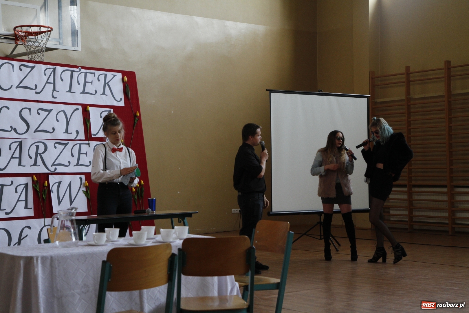 Zdjęcie w galerii na portalu naszraciborz.pl: Sportowcy i mundurowi gotowi do matury. Pożegnanie absolwentów ZSOMS  wiadomości z regionu