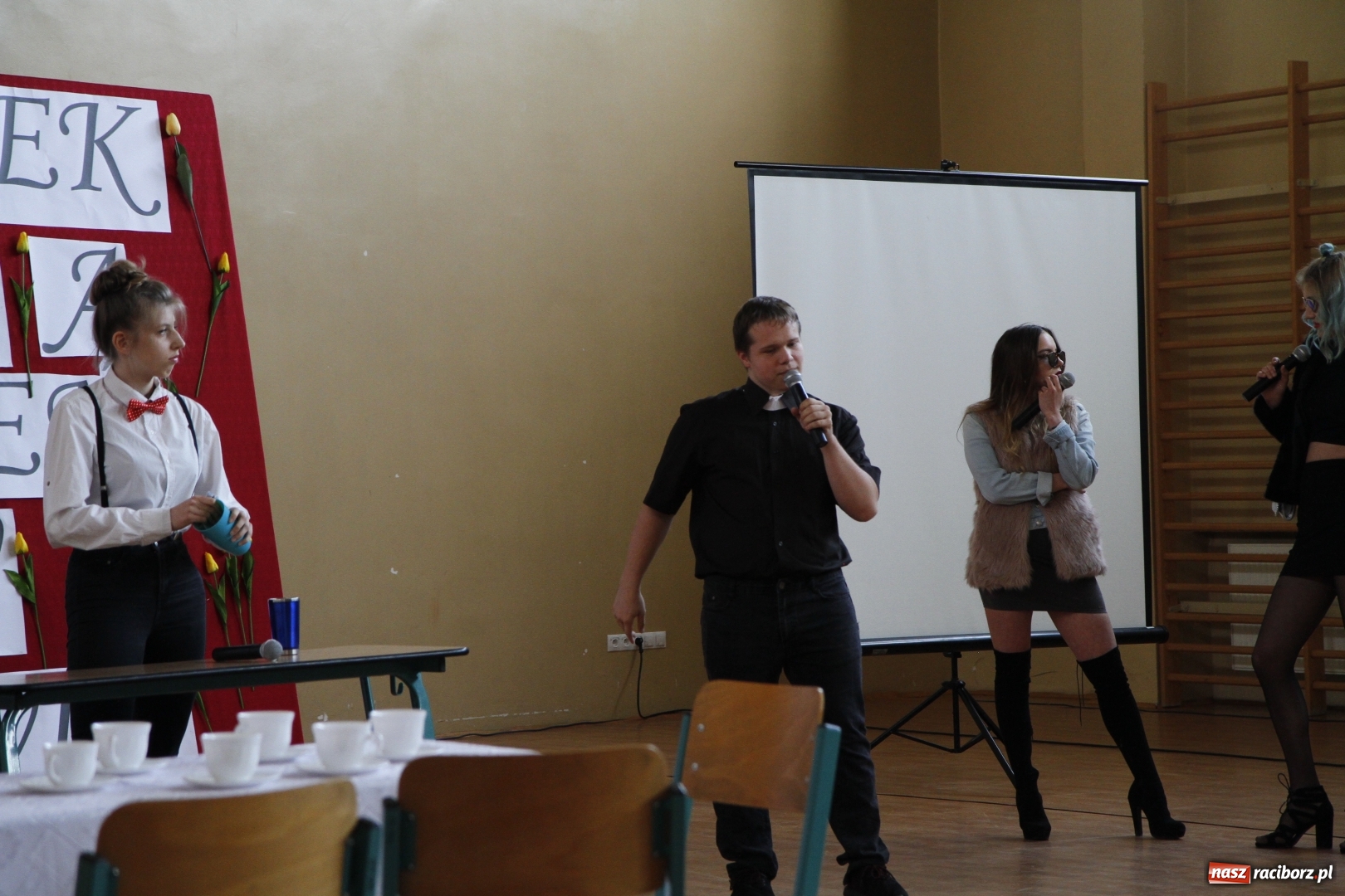 Zdjęcie w galerii na portalu naszraciborz.pl: Sportowcy i mundurowi gotowi do matury. Pożegnanie absolwentów ZSOMS  wiadomości z regionu