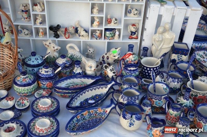 Zdjęcie w galerii na portalu naszraciborz.pl: Na zamku ruszył IV Jarmark Kwiatów  wiadomości z regionu