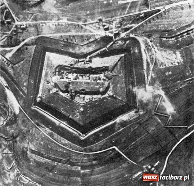 Zdjęcie w galerii na portalu naszraciborz.pl: Rzeź pod Verdun i papier z siana. Raciborska propaganda czasów I wojny światowej  wiadomości z regionu